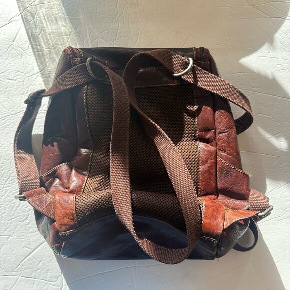 JACK GEORGES’ VOYAGER SMALL CONVERTIBLE LEATHER BACKPACK/CROSSBODY BAG - Picture 7 of 9